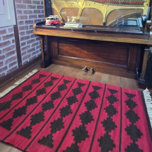Serenad Düğmeler Yün Kilim